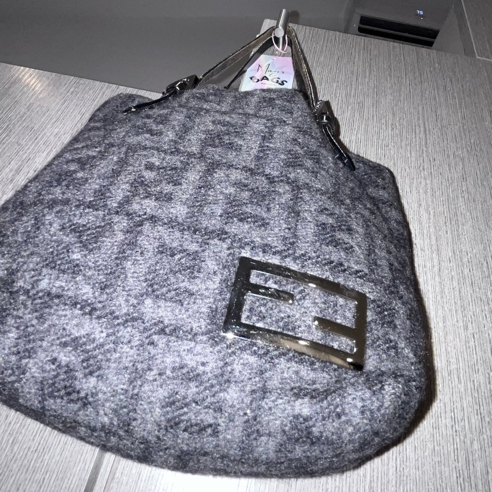 Fendi: Wool Cashmere Zucca Monogram Shoulder Bag - Picture 3 of 17